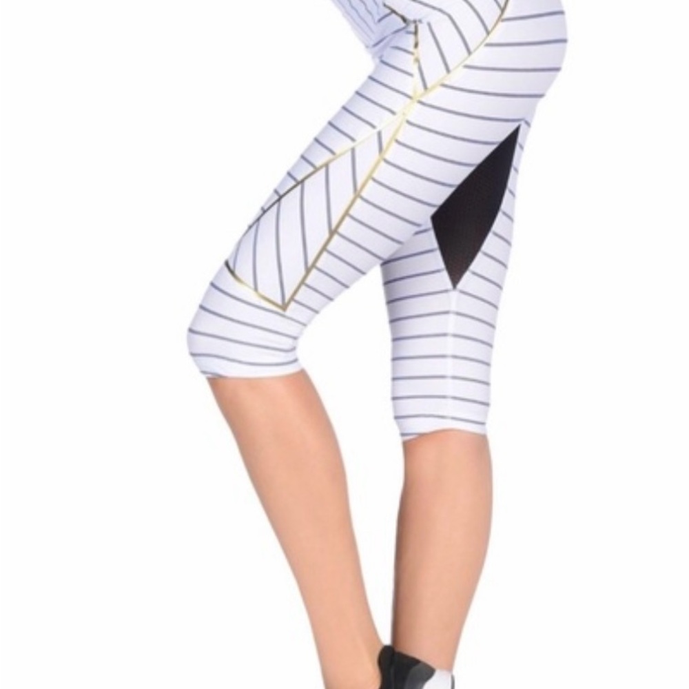 Stylish White and Black Capris